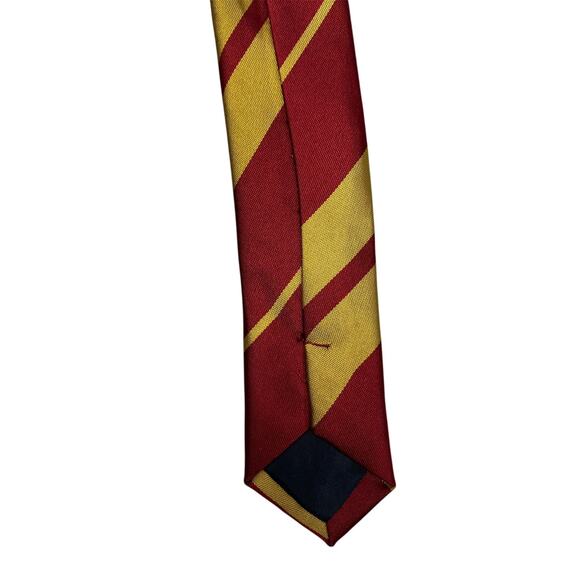 The Wizarding World of Harry Potter Gryffindor Necktie Official Logo - Picture 4 of 6
